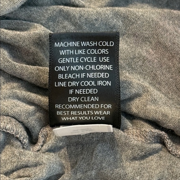 Torrid Gray Super Soft Knits Off Shoulder Skull & Roses Tee Size 1X - Picture 10 of 12